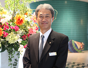 琵琶湖ホテル総支配人 / 前田 義和
