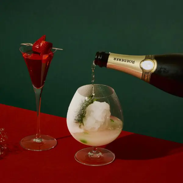 【2025年限定フェスティブカクテル】赤と白で彩る、大人のためのオーセンティックなクリスマス