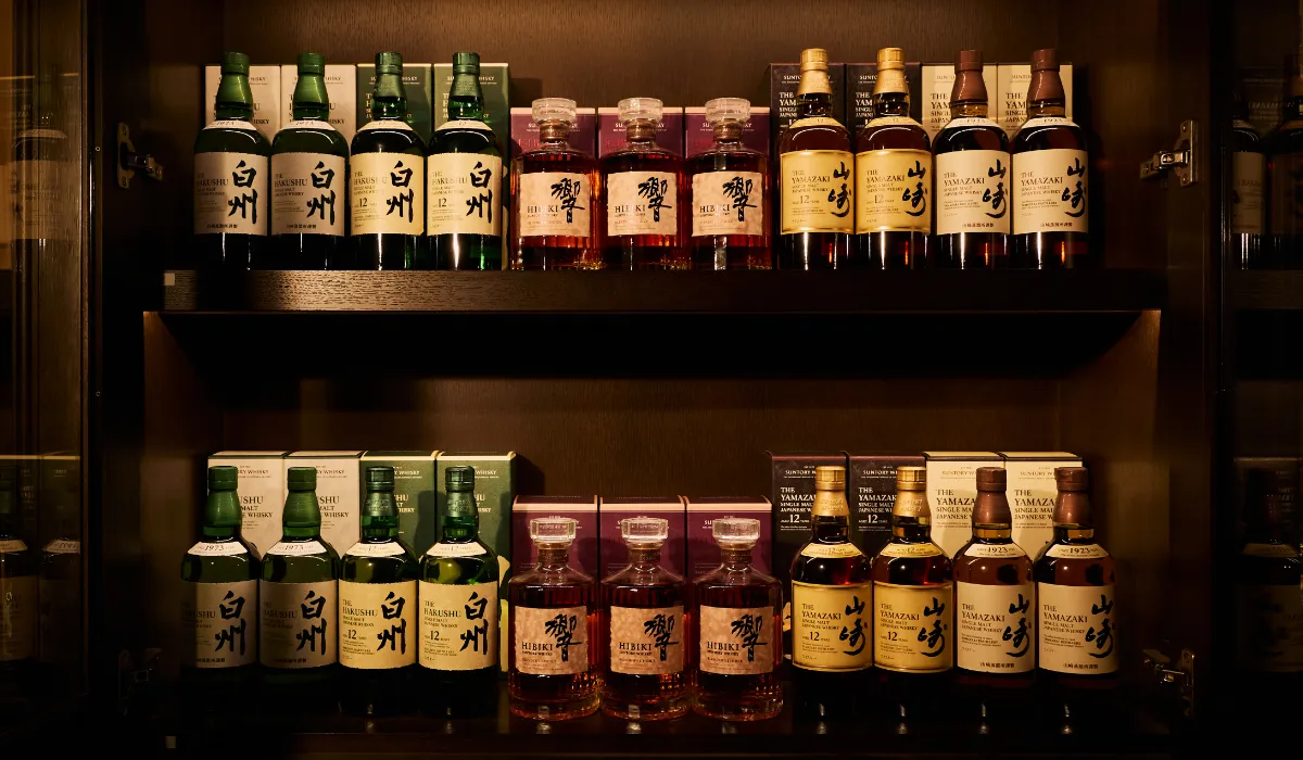 サントリーウイスキーボトル