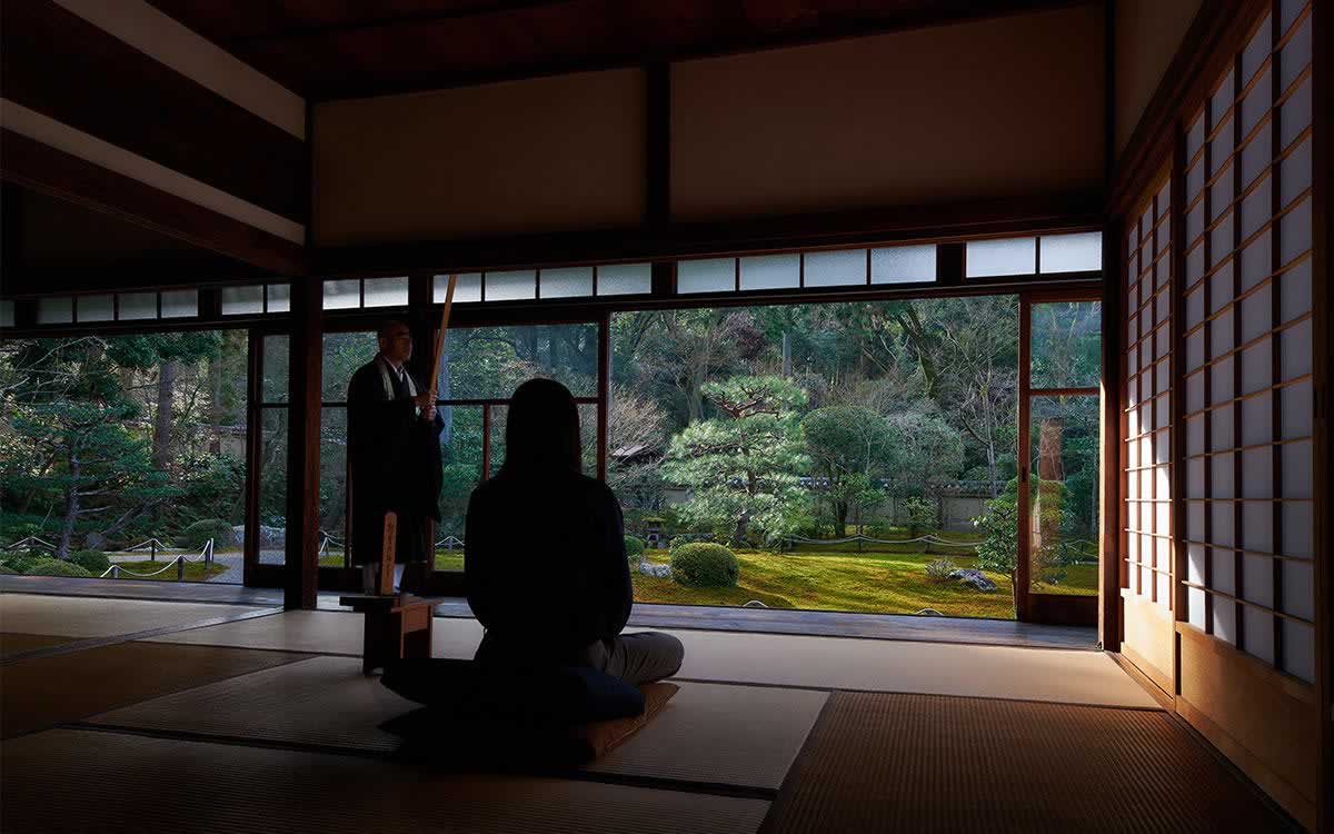 非公開寺院で「座禅体験」