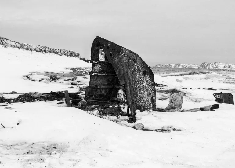 100個星々の祝福(©ooka yoshikazu(hitoto))、軟質オフィス風景; magic window view_Office(©Yuki Moriya)