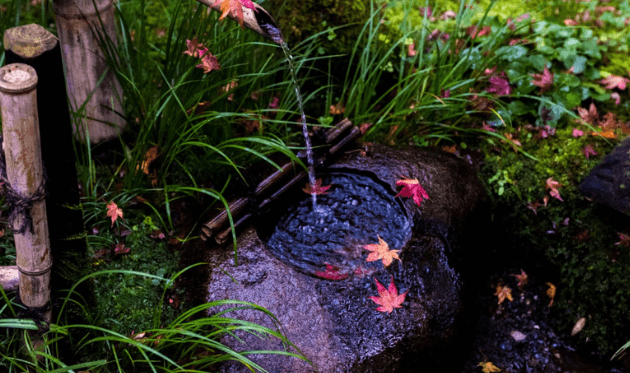 祇王寺のつくばい