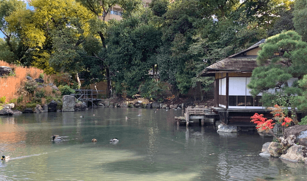 渉成園の漱枕居