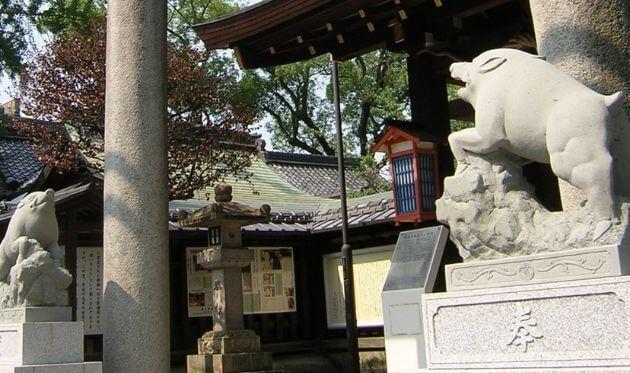 護王神社　狛猪 (1).jpg