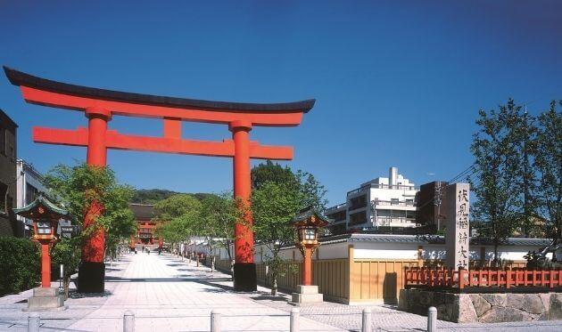 京都 伏見 伏見稲荷大社 の見どころ 歴史あるお稲荷さんの 千本鳥居 The Thousand Kyoto ザ サウザンドキョウト 宿泊 観光に最適な 京都駅徒歩2分のラグジュアリーホテル 公式 京都 伏見 伏見稲荷大社 の見どころ 歴史あるお稲荷さんの 千本鳥居 The Thousand Kyoto ザ サウザンドキョウト 宿泊 観光に最適な 京都駅徒歩2分のラグジュアリーホテル 公式