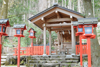 「貴船神社」の見どころ｜幽玄で神秘的な「縁結び」のパワースポットイメージ>