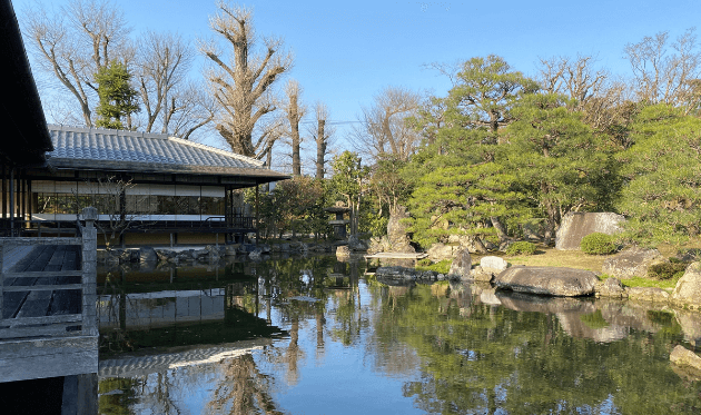 渉成園の滴翠軒