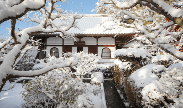 冬の華厳寺（鈴虫寺）