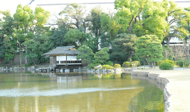 渉成園の漱枕居